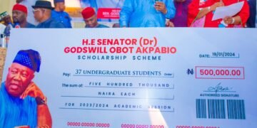 Senator Akpabio Fetes Thousands of Constituents,  Awards N.5m Scholarship to 37 | METROWATCH