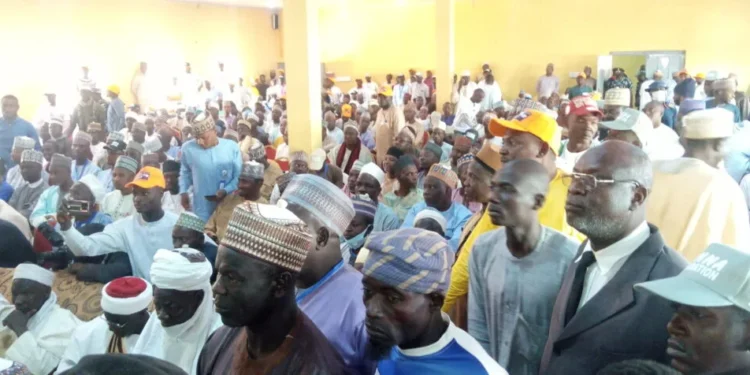 *Dr. Tukur Tingilin distributes free JAMB forms to indigent applicants in Katsina to the admiration of residents