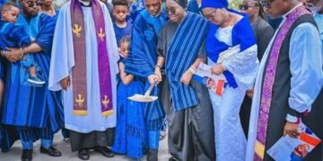 I’m Now Alone to Face All Manner of Mockery – Akeredolu’s wife, Becky | METROWATCH