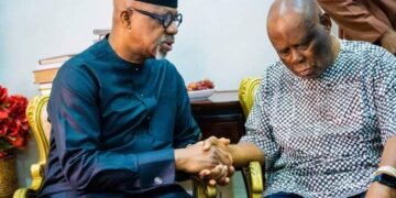 PHOTOS | Dangote, Abiodun, Others Visit Wigwe’s Parents after Helicopter Crash | METROWATCH