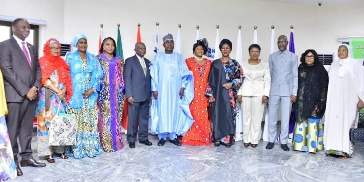 *Gen Buba Marwa (rtd) with some of the Governor’s wives during the opening ceremony of the DPTC training on Monday in Abuja