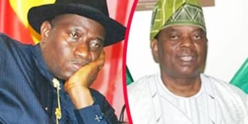 Former President Jonathan Mourns Gen Arogbofa, His ex-Chief of Staff | METROWATCH
