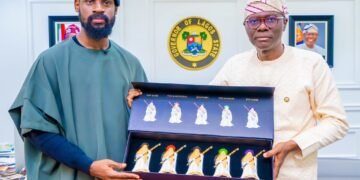 PHOTOS | Sanwo-Olu Hosts Chess-in-Slums Founder, Onakoya after Breaking Guinness World Record | METROWATCH