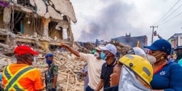 PHOTOS | Sanwo-Olu Visits Lagos Market after Devastating Fire | METROWATCH
