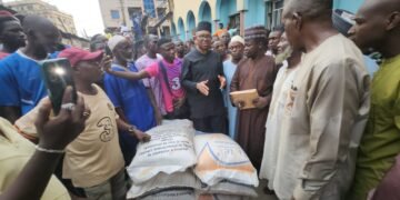 It’s One Nigeria — Peter Obi takes message of unity to Onitsha Mosque on Easter Day | METROWATCH