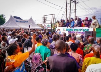 EDO 2024 | Okpebholo, APC Candidate, Receives Thousands of PDP Defectors in Owan, Vows Promised Land for Edo | METROWATCH