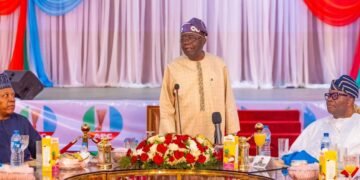 Tinubu  Boasts ‘Our Economy Looking Better’, Shares Report Card with APC Presidential Campaign Council | METROWATCH