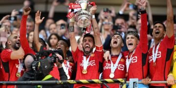 FA Cup Final: Man Utd Beat City to Win Trophy | METROWATCH