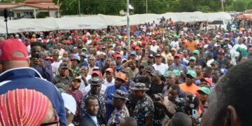 JUST IN | Videos: Thousands of Esan-west PDP Members Decamp to APC Dancing, Rejoicing  | METROWATCH