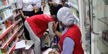 PHOTOS | NAFDAC Shuts Cosmetic Shops in Lagos, Seizes Counterfeit Products | METROWATCH