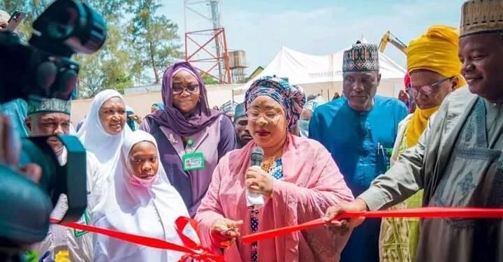 *Honourable Commissioner Hajia Rabi Salisu, on behalf of His Excellency, the Governor of Kaduna State, Senator Uba Sani, Commissioning a newly constructed Primary Health Care Centre
