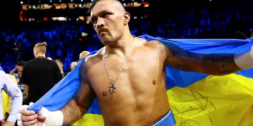 Usyk Becomes Undisputed Heavyweight Champion after Win over Tyson Fury | METROWATCH