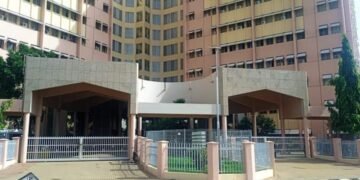 PHOTOS | Nationwide Strike: Workers Shut Down Federal Secretariat in Abuja | METROWATCH