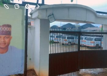 EDO 2024 | Shaibu Donates Campaign Office, Vehicles, Structure to APC, Okpebholo | METROWATCH