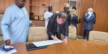US Backs Nigeria on Sun Africa’s Utility Scale Solar Power Project | METROWATCH