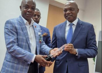 Shell, Okunbor Receive Indigenous Companies’ Association, PETAN, Award for Excellence