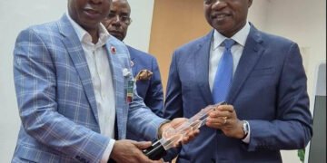 Shell, Okunbor Receive Indigenous Companies’ Association, PETAN, Award for Excellence