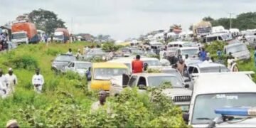 Massive Gridlock on Kaduna-Abuja Expressway, Commuters Stranded