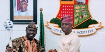JUST IN: Gov Makinde Presents Certificate, Staff of Office to New Alaafin