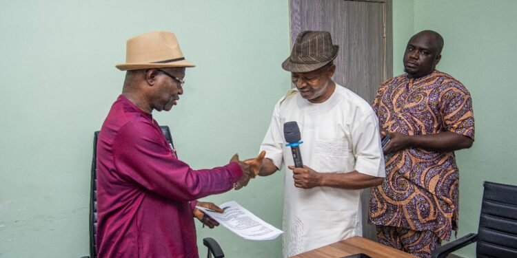 *L-R: Hon Paul Ohonbamu and Chike Madueke during the handing over ceremony