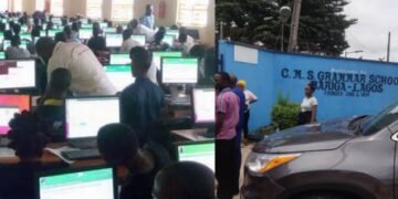 JAMB Mock Exam:  Guardians, Candidates Stranded for over 8hrs in Lagos CBT Centre 
