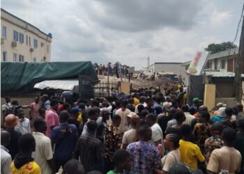 Many Feared Dead as Building Housing Restaurant Collapses In Lagos