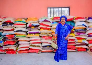 Ileya Festival: Olori Afolabi Launches Food Bank, Distributes Rice to Apomu People