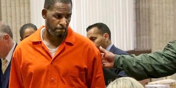 Singer R.Kelly Hospitalized after Alleged Near-Fatal Overdose in Prison