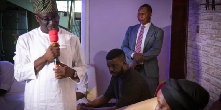 *Gov Monday Okpebholo at the late ex-IGP Solomon Arase’s residence