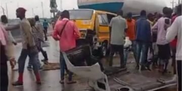 12 Dead as Gas Tanker Collides with Bus In Imo