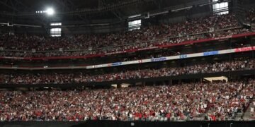 Massive Crowd Turn Up for Charlie Kirk’s Memorial in Arizona