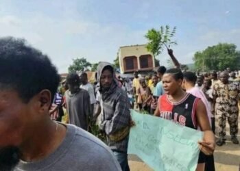 Kogi Community Stage Protest Over Insecurity