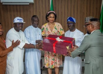 Oba of Benin Presents Royal Gift to Gov Okpebholo
