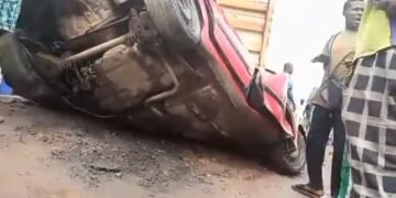 Driver K!lled as 40ft Container Falls on Car in Oyo 