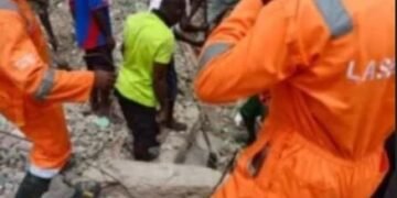 Another Building Collapses in Lagos, 1 K!lled, 8 Rescued