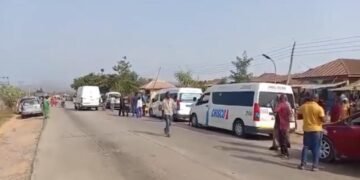 Tension in Kogi Highway as Bandits Lay Siege on Oshokoshoko–Obajana Road, Travellers Stranded (Video)