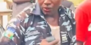 Theft: Lagos Police Reacts to Video of Officer Being Beaten