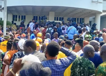 Federal Workers to Protest over Wage Review on Monday