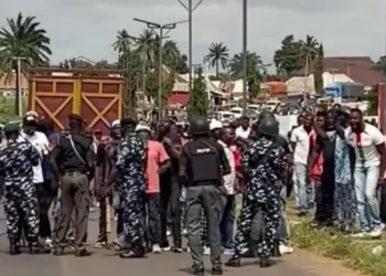 Suspected Thugs Block Peter Obi’s Convoy in Benue
