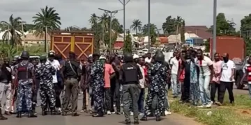 Suspected Thugs Block Peter Obi’s Convoy in Benue