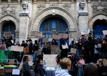 Hundreds of French High Schools Shut as Teen Protests Escalate