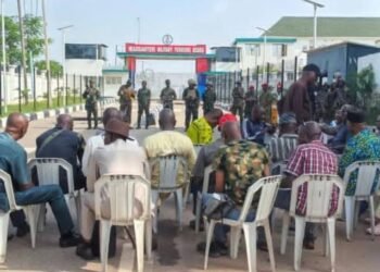 JUST IN: Military Retirees Block Pensions Board Entrance in Abuja